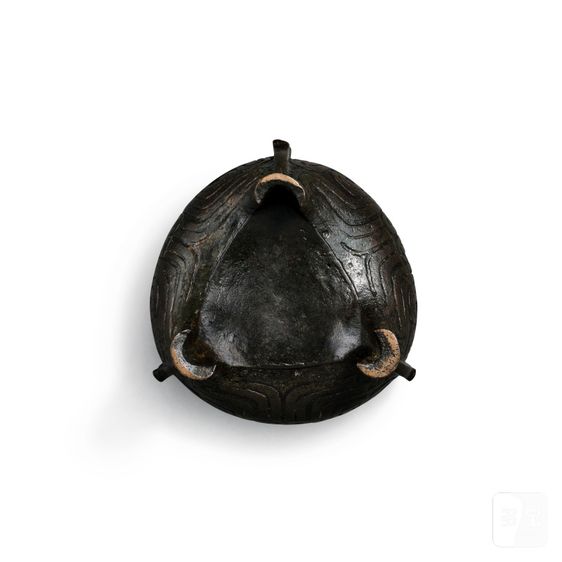 An archaic bronze ritual food vessel, li, Western Zhou dynasty | 西周 青銅獸面紋鬲 - 图3